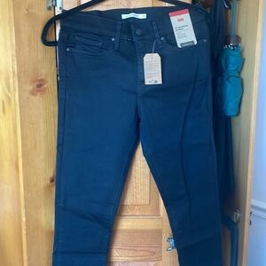Levi skinny shaping jeans